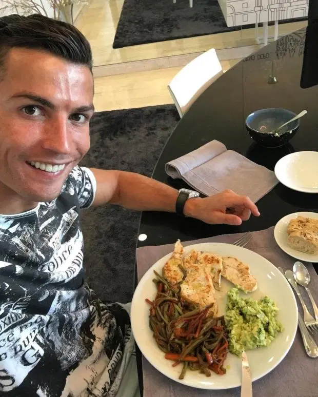 Chế độ ăn kiêng của Cristiano Ronaldo rất nghiêm ngặt