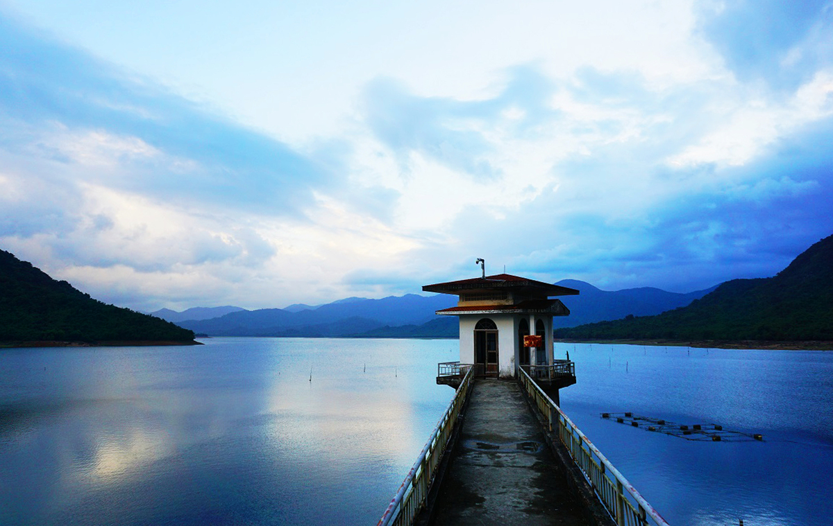 Hồ Núi Một là một trong những hồ nước ngọt lớn nhất của tỉnh Bình Định - Ảnh vnexpress