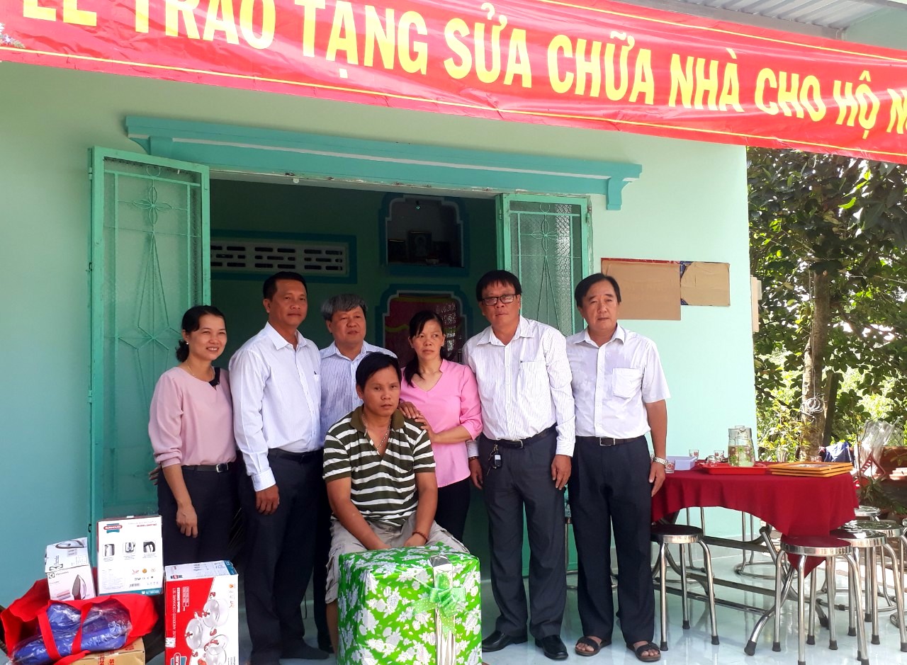 Ban ATGT TPHCM trao tặng nhà cho một gia đình khó khăn vì có người mất do TNGT trong tháng 11