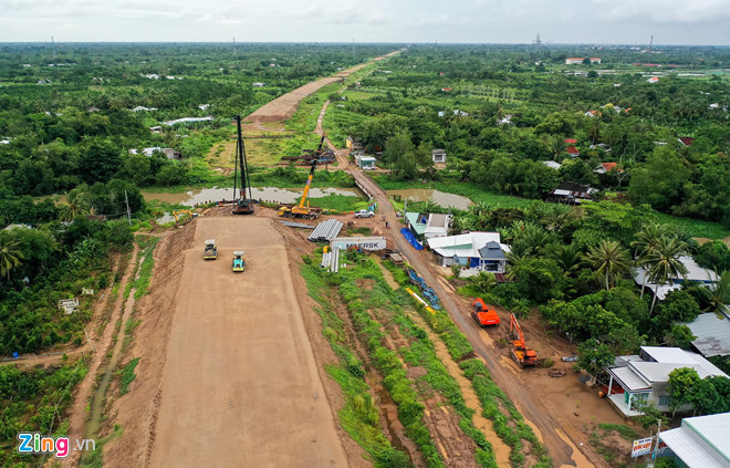 Thủ tướng Chính phủ bảo đảm đủ nguồn vốn cho hai dự án đường bộ cao tốc Trung Lương - Mỹ Thuận và Mỹ Thuận - Cần Thơ.