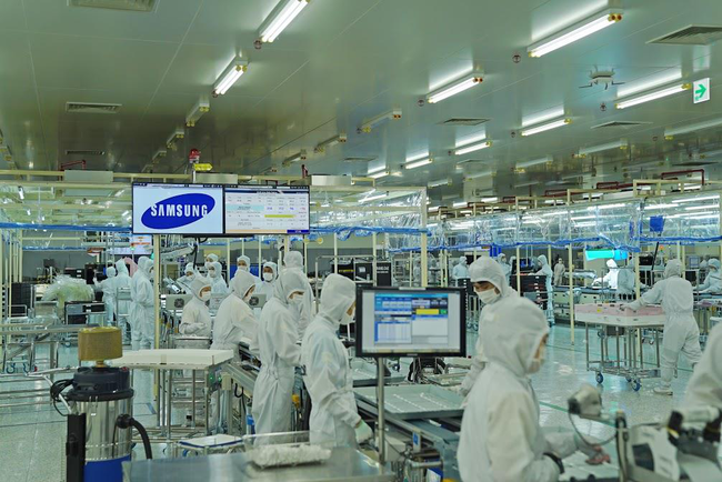 Nhà máy Samsung tại TP.HCM tiếp tục sản xuất  