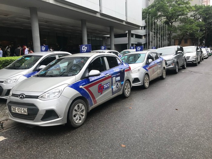 Đầu tháng 11/2017, 3 hãng taxi Ba Sao, Sao Hà Nội và taxi Thành Công đã tiến hành hợp nhất và lấy tên chung là taxi G7