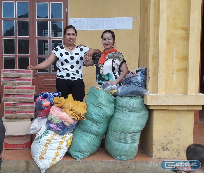 Cô giáo Nguyễn Thị Huế (bên phải) kêu gọi từ thiện để giúp học sinh vùng cao tiếp tục đi học. (Ảnh: Nhân vật cung cấp)
