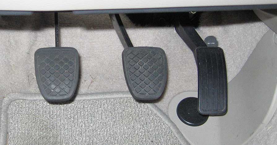 Vấn đề kẹt chân ga có thể xảy ra với nhiều loại xe khác nhau và trong bất cứ tình huống nào
