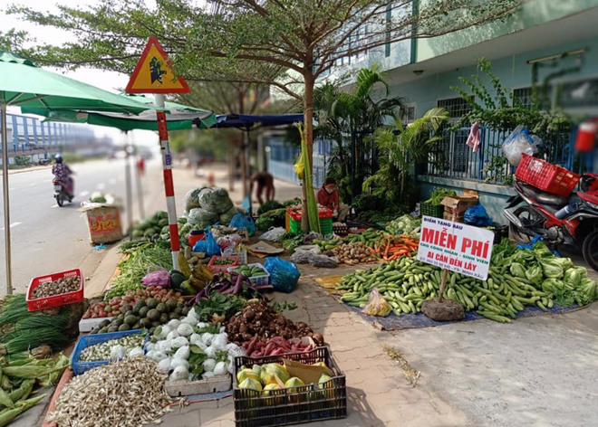 Quầy rau của anh Minh ở Biên Hòa - Ảnh: FBNV