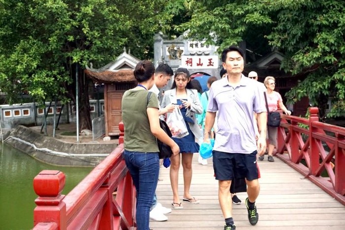 Đền Ngọc Sơn là một trong những điểm du lịch triển khai mô hình du lịch không khói thuốc 