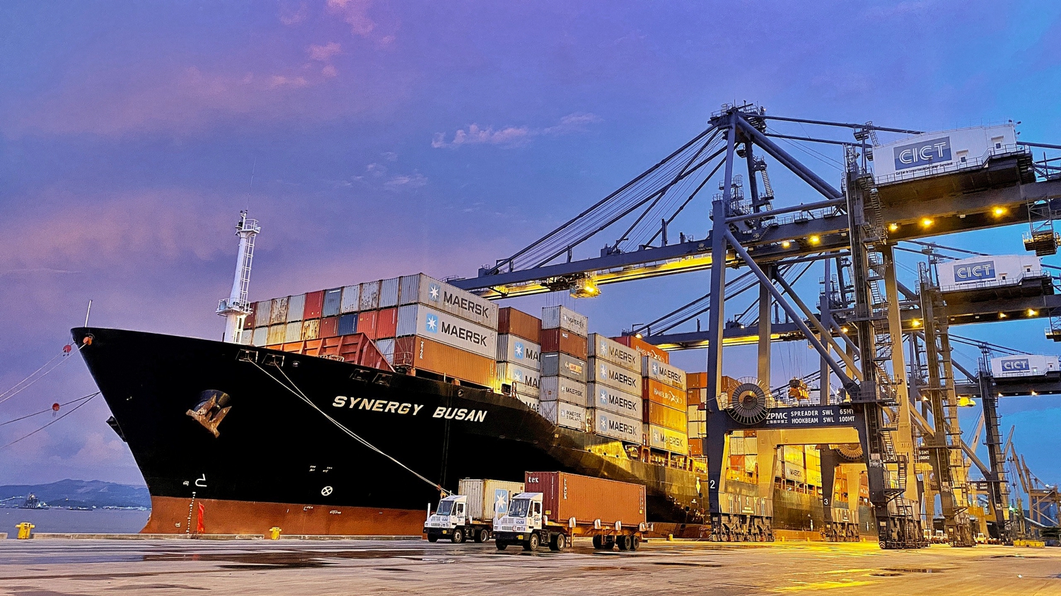 Những chuyến tàu ra vào cảng an toàn đóng góp lớn duy trì chuỗi cung ứng hàng hóa, phát triển kinh tế biển