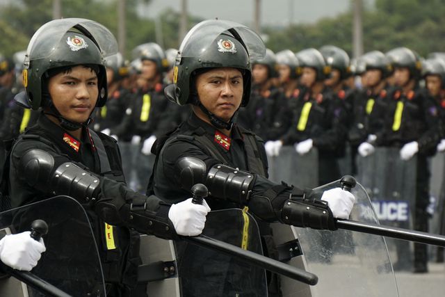 Lực lượng Cảnh sát cơ động Hà Nội (Ảnh: Hữu Nghị/ Dân trí)