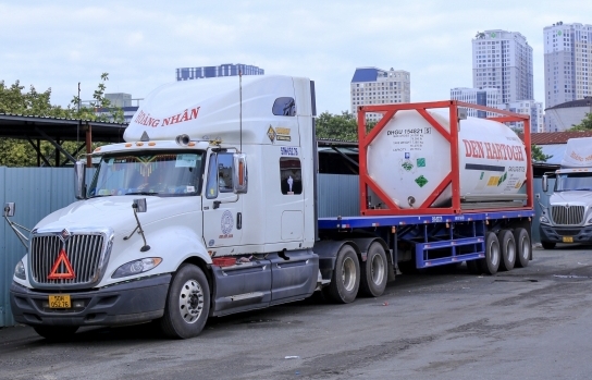 Ưu tiên cho phương tiện chở oxy khi lưu thông qua trạm kiểm tra tải trọng phương tiện; ưu tiên lưu thông trong tổ chức giao thông đi TP Hồ Chí Minh và các tỉnh phía Nam