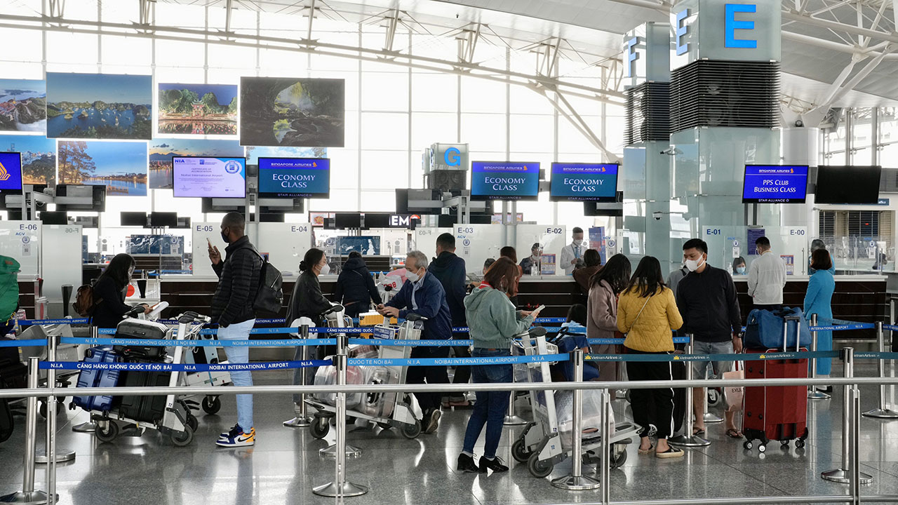 Những ngày cận Tết, cảng hàng không quốc tế Nội Bài đón khoảng 36 nghìn lượt hành khách/ngày