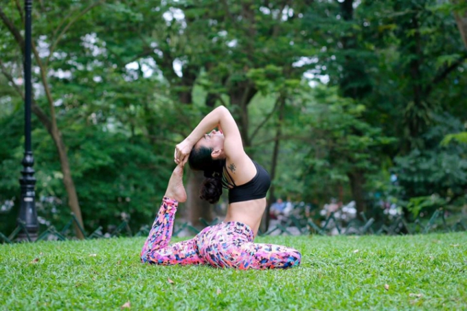 Đối với những người ít hoặc không vận động thể chất, yoga sẽ là cực hình khi bắt đầu tập.