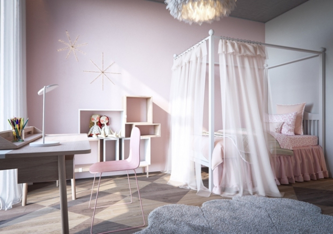 Không gian phòng ngủ của trẻ trở nên ấm áp hơn khi có tường, rèm giường và một số vật dụng có màu hồng phấn nhẹ nhàng.