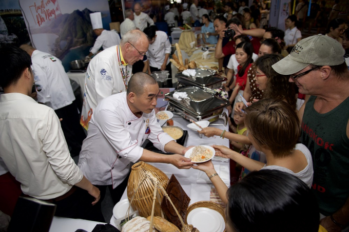 Lễ hội thu hút nhiều du khách đến tham quan, thưởng thức các món ăn do chính các đầu bếp thế giới thực hiện
