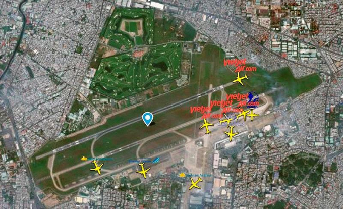 Hình ảnh cập nhật lúc 13 giờ 50 từ flightrada24 cho thấy các chuyến bay của Vietjet cất, hạ cánh tại sân bay Tân Sơn Nhất khá đều đặn. Ảnh: P.ĐIỀN