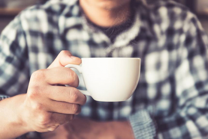 Thưởng thức một tách cà phê hoặc trà sau bữa trưa cũng là một gợi ý không tồi để bạn cảm thấy tỉnh táo suốt cả chiều. Ảnh: treehugger.