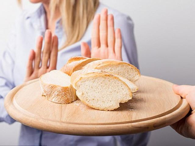 Carbonhydrate được tiêu hóa nhanh chóng và sẽ giúp bạn tăng năng lượng, nhưng carbohydrate tinh chế - chẳng hạn như bánh mì trắng hoặc bánh quy - tiêu hóa quá nhanh, khiến lượng đường trong máu của bạn tăng đột biến và giảm liên tiếp. Ảnh: tgdd.
