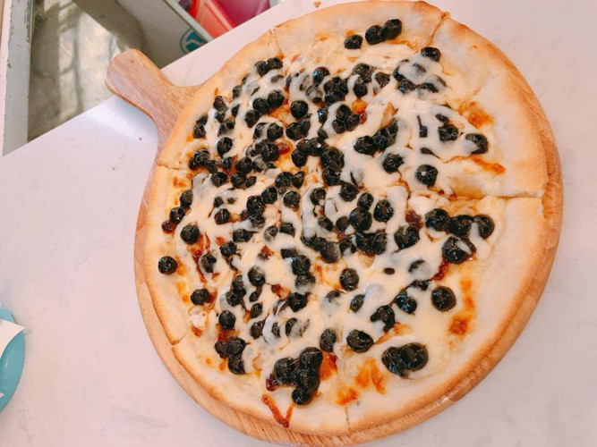 Pizza trân châu đen.