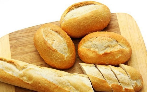 Bánh mì sẽ tạo cảm giác no lâu và giúp hạn chế những cơn thèm ăn trong ngày (Ảnh minh họa)