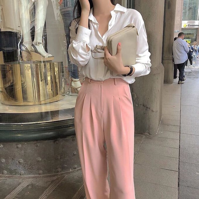 Áo sơ mi trắng thanh lịch và kín đáo (Ảnh: Trí thức trẻ)