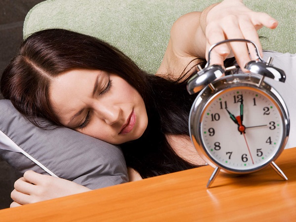Một trong những tác nhân gây nên tình trạng lão hóa da nhanh nhất chính là ngủ muộn