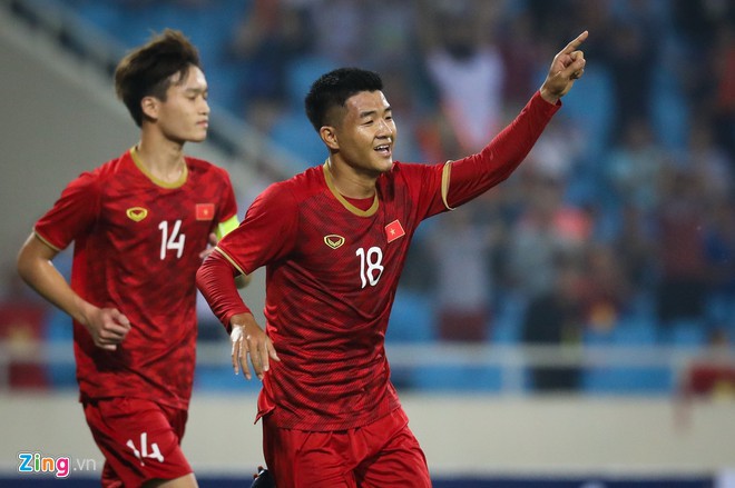 Với 4 bàn thắng ghi được vào lưới U22 Brunei, Hà Đức Chinh được tờ Siam Sport (Thái Lan) gọi là “một tiền đạo tài năng”. Ảnh: Zing