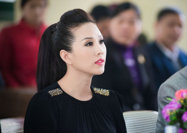 Không chỉ được người hâm mộ biết đến với nhan sắc xinh đẹp, Hoa hậu Thu Hoài còn sở hữu căn biệt thự triệu USD và khối tài sản khổng lồ khiến nhiều người trầm trồ ngưỡng mộ.
