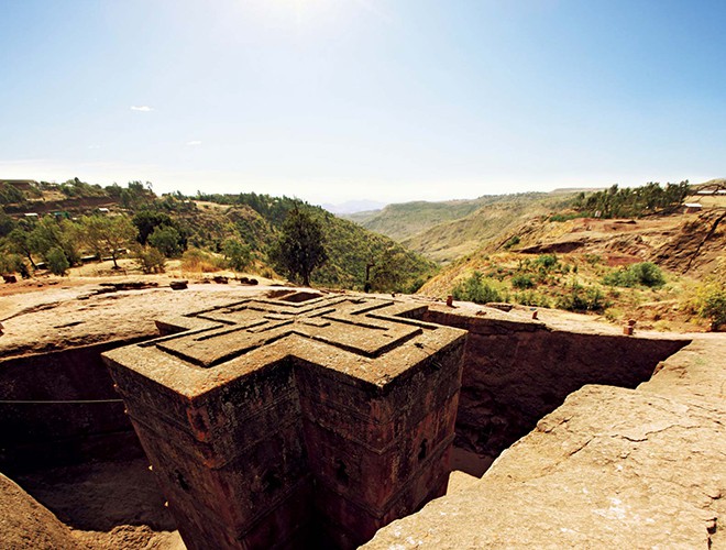Đến tham quan Ethiopia, du khách sẽ không khỏi ngạc nhiên bởi những kỳ quan thiên nhiên hùng vĩ, cổ kính. Nổi bật đó là khu nhà thờ đá ở Lalibela, được UNESCO công nhận là di sản thế giới từ năm 1978