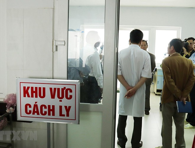 Trong trường hợp viêm phổi do virus corona, hãy tuân theo sự sắp xếp của bệnh viện để cách ly và điều trị thích hợp (ảnh: TTXVN)