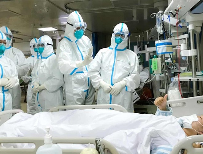 Có 8 ca bên ngoài Trung Quốc lây từ người sang người, bao gồm ở Đức, Nhật Bản, Việt Nam và Mỹ. Đối với sự lây lan của virus corona, WHO mô tả đây là