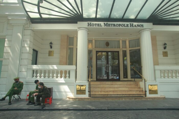 Khách sạn Moonlight được khai trương từ ngày 15/4/2013 có hồ bơi trong nhà riêng, các phòng trang trí nội thất hiện đại. Ảnh: Moonlight.