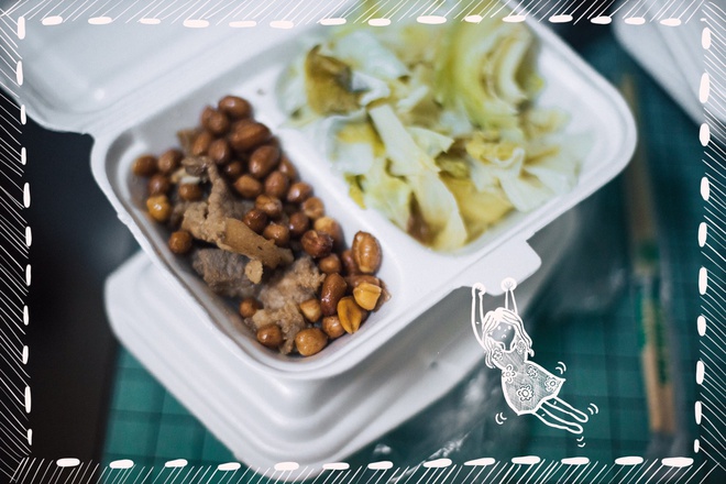 Thư viết tay của cô giáo Hoàng Thị Ly Ly (Quảng Trị) gửi đến cán bộ khu cách ly. Ảnh: Ngọc Linh, Ly Ly.