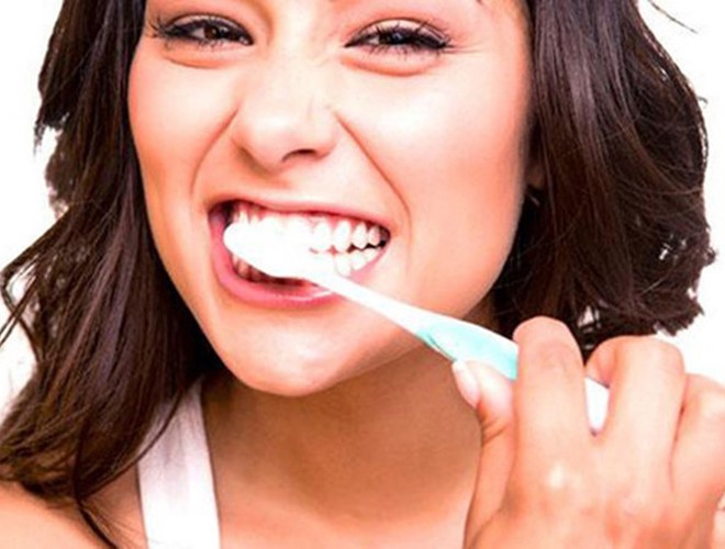 Đa số chúng ta chải răng quá nhanh, thông thường theo thói quen chỉ chải răng trong 45 giây