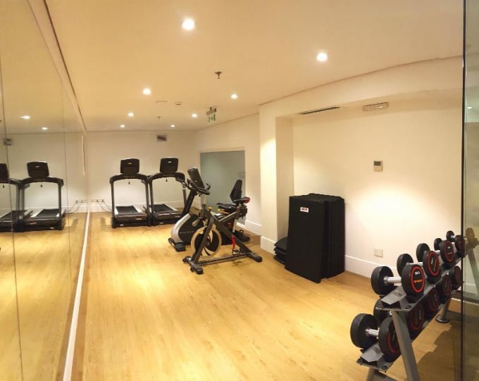 Phòng tập gym với máy móc hiện đại. Nguồn ảnh: Thesun, Booking.