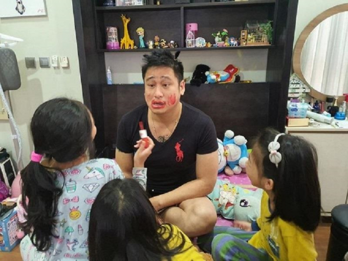 Cũng có những ông bố chịu hy sinh