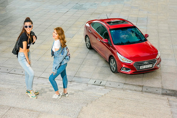 Mẫu xe sedan Hyundai Accent thế hệ mới còn có tên Verna ở thị trường như Ấn Độ. Tại Việt Nam, Hyundai Accent đã có mặt từ năm 2012 dưới dạng nhập khẩu. Đây là mẫu sedan cỡ B cạnh tranh trực tiếp với các đối thủ trong nước như Toyota Vios, Honda City, Mazda 2.