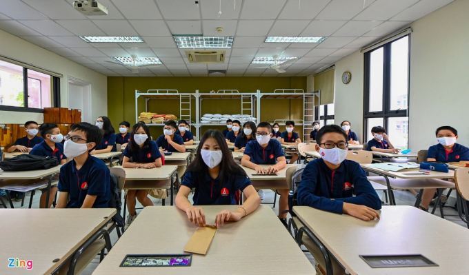 Trong thời tiết nắng nóng, phòng học có thể bật điều hoà ở mức 26-27 độ C. Ảnh: Việt Linh.