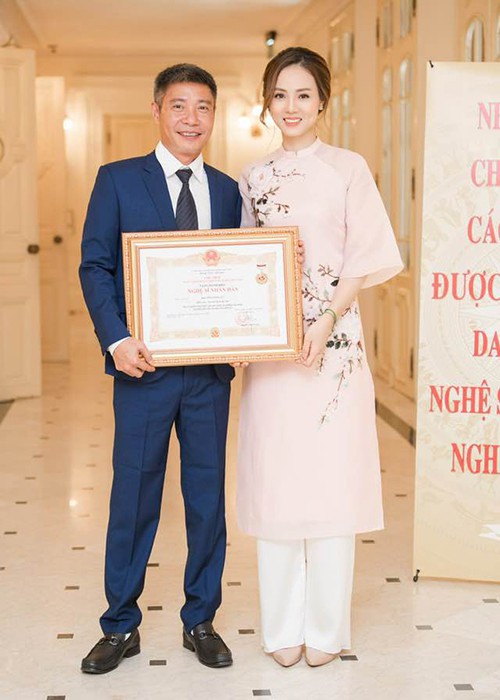 Ngọc Hà luôn có mặt trong các sự kiện quan trọng của Công Lý như khi anh được phong tặng nghệ sĩ nhân dân hay lên chức Phó giám đốc Nhà hát kịch Hà Nội.