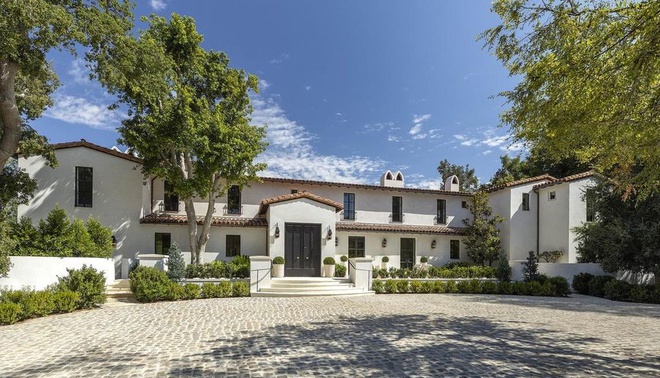 Căn biệt thự mà tỷ phú Kalanick mới mua nằm tại khu Bel Air, thành phố Los Angeles (California, Mỹ). Đây là bất động sản được bán có giá trị cao thứ tư tại Los Angeles trong năm 2020.