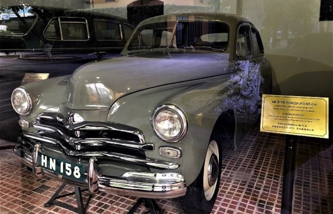 Ngoài ZIS 115, xe ô tô Pobeda được Chính phủ Liên Xô tặng cho Chính phủ Việt Nam năm 1955. 