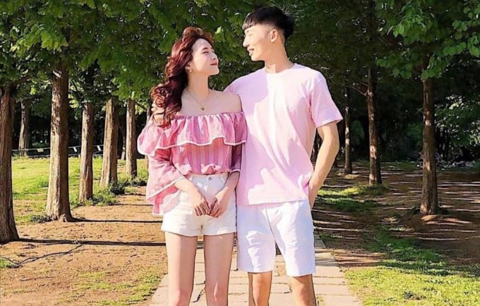 Tông hồng ngọt ngào: Nếu sở hữu đôi vai thon gọn cùng chiếc cổ cao, bạn đừng ngại 
