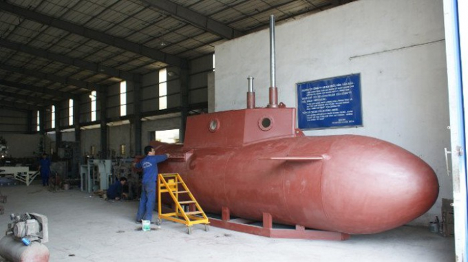 Chế tạo tàu ngầm. Bằng những vật dụng đơn giản, ông Nguyễn Quốc Hòa, Giám đốc Công ty cơ khí Quốc hòa, TP Thái Bình đã chế tạo thành công một chiếc tàu ngầm mini được đặt tên là Trường Sa. Tàu ngầm mini Trường Sa có chiều dài 8,8m, cao 3m, chiều rộng nơi phình to nhất là 2,8m.