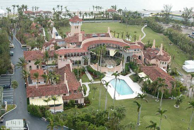 Tuy nhiên, biệt thự ven biển này không là gì so với biệt thự nghỉ dưỡng sang trọng rộng 80.000m2 ở Mar-A-Lago, Palm Bay (Florida) của Tổng thống Trump.