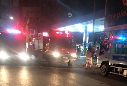 Đội PCCC và Cứu nạn cứu hộ quận Đống Đa điều 2 xe chữa cháy tới hiện trường, nhưng đám cháy đã được dập tắt trước đó.