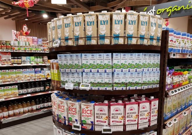 Sản phẩm sữa tươi, trong đó có sữa tươi Organic của Vinamilk đã có mặt tại thị trường Singapore và được người tiêu dùng đón nhận