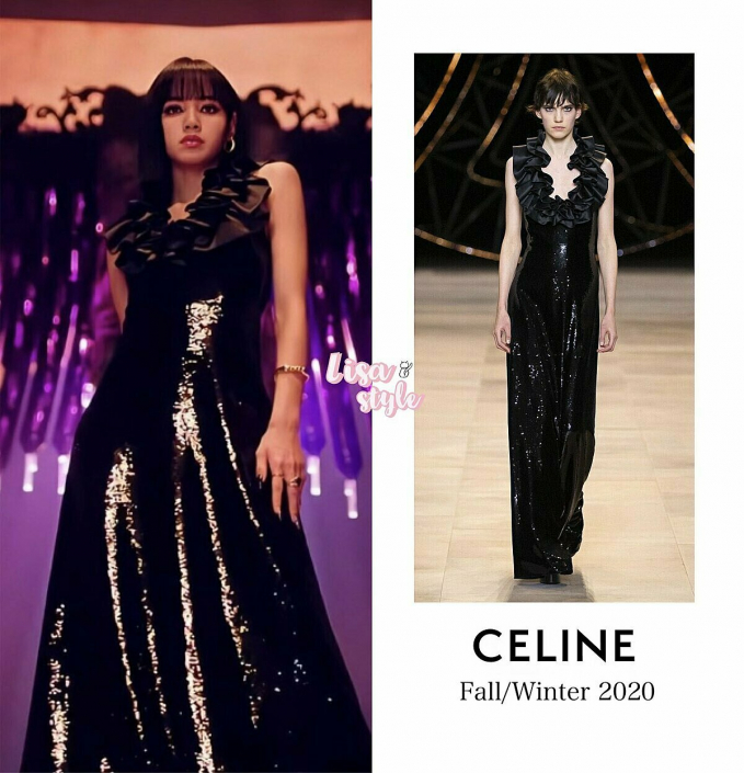 Cô nàng không quên lăng xê trang phục của thương hiệu Celine do cô đang làm đại sứ.