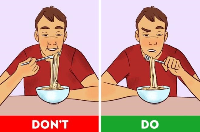 4. Ăn tay không thuận: Cách làm này giúp giảm quá trình thèm ăn của bạn, do tốc độ ăn chậm hơn và tỉnh táo hơn.