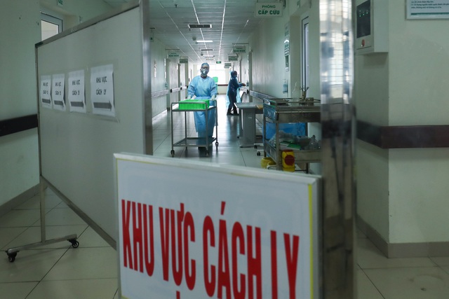 Từ ca tử vong đầu tiên do Covid-19 được công bố hôm 31/7, đến nay, Việt Nam ghi nhận 9 trường hợp tử vong. Các bệnh nhân đều mang bệnh lý nền, điều trị dài ngày trước khi nhiễm SARS-CoV-2. Ảnh: Sơn Tùng