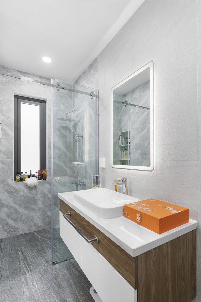 Phòng tắm được thiết kế theo yêu cầu đảm bảo sự thông thoáng và chiếu sáng tự nhiên.