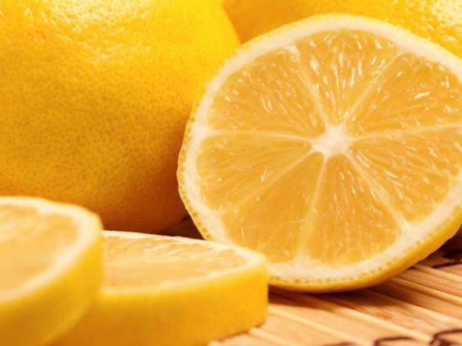 Cam: Một quả cam trung bình chứa ít hơn 100 calo, nhưng lại rất nhiều nước. Theo các chuyên gia, cam là nguồn cung cấp năng lượng tuyệt vời giúp đốt cháy chất béo hiệu quả.