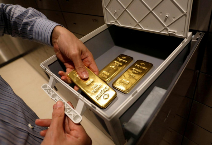 Giới chuyên gia tin rằng giá vàng vẫn tăng giá về dài hạn. Ảnh: Reuters.